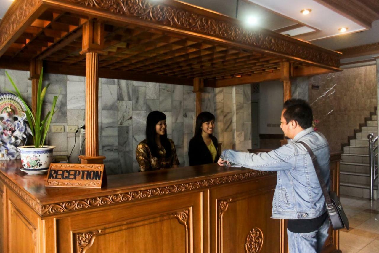 Hotel Wiwi Perkasa 2 Indramayu Экстерьер фото