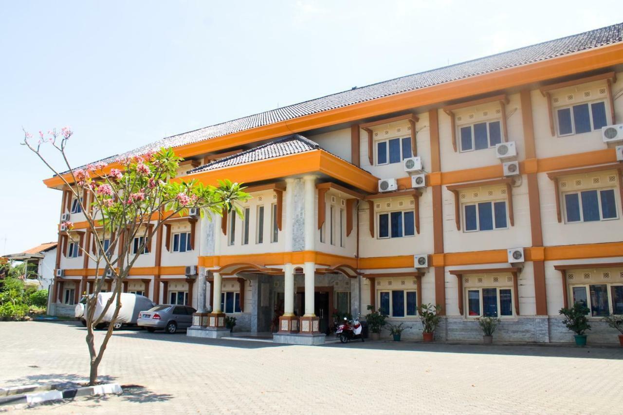 Hotel Wiwi Perkasa 2 Indramayu Экстерьер фото